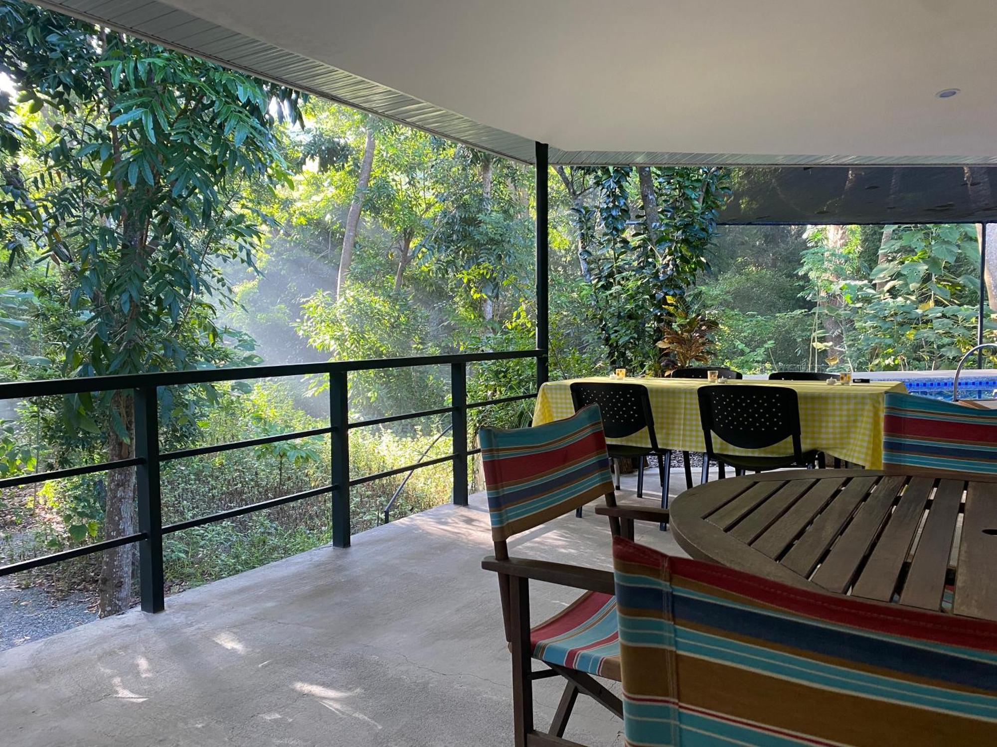 Balai Benedicere Bed & Breakfast Bacnotan エクステリア 写真